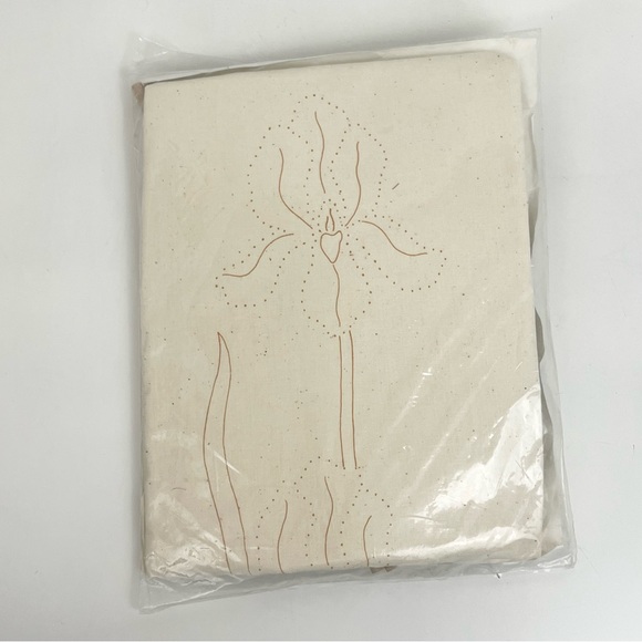 Vintage Cathy Candlewickery Needlecraft Embroidery Craft Kit Iris Bell Pull - Picture 4 of 5